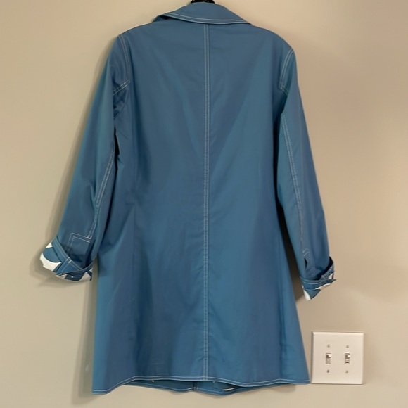 Coach - Picture 7 of 8